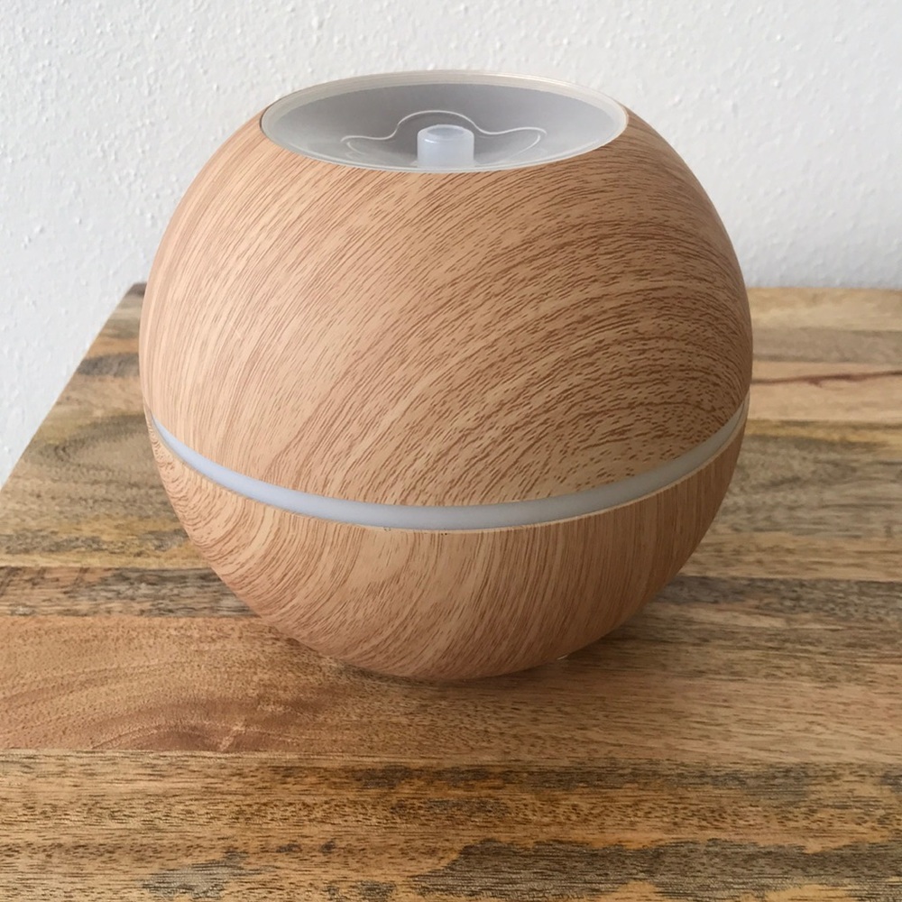 Essential oil diffuser